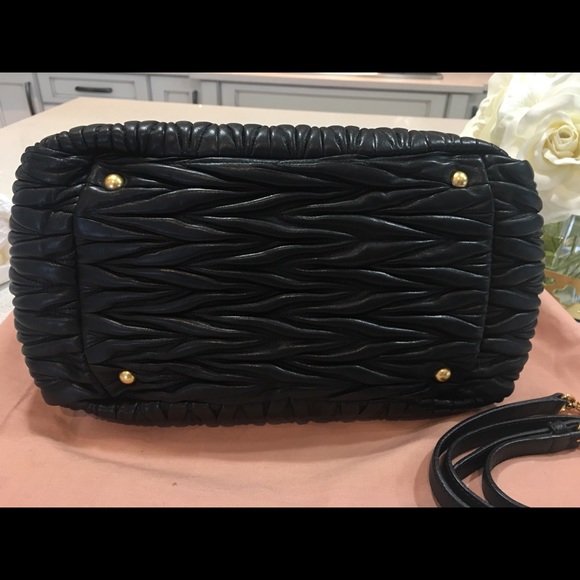 Miu Miu matelasse black leather bag - Picture 3 of 6